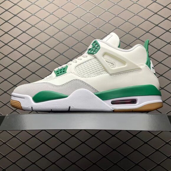 Air Jordan 4 - From the Court to the Streets - Picture 3 of 7